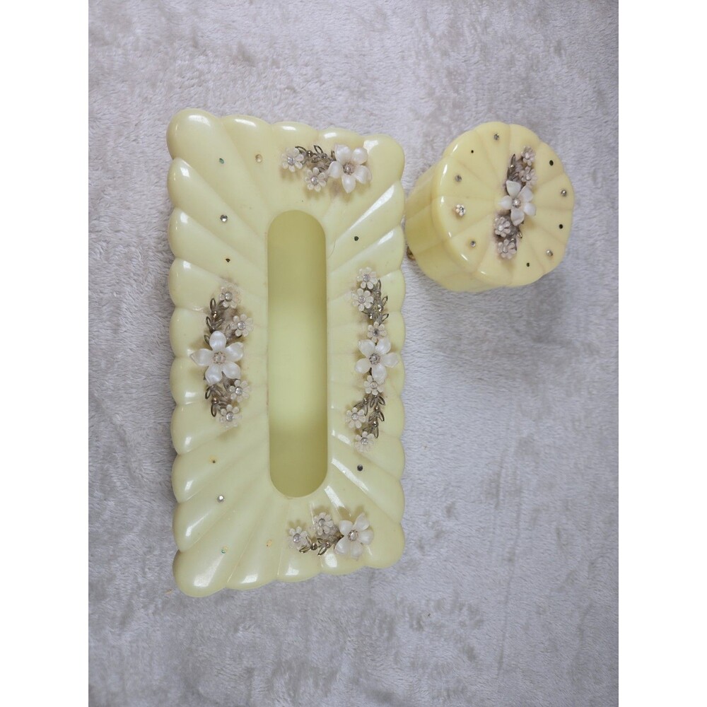 VINTAGE MENDA YELLOW PLASTIC JEWELED KLEENEX TISSUE BOX HOLDER